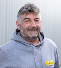 Das ist ein Foto von dem Trockenbauer Jörg Sennert.