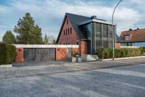 Anbau, Fliesenarbeiten, Beton-Treppe